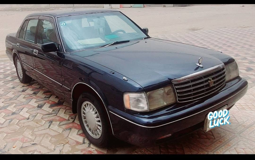سلام عليكم كراون ارنب جناز طويل موديل 1993 رقم بصره انكليزي بسمي مداور ثاني يوم سنويه لنهايه 2027 مكفوله من الضربه والكص والنقل والعيب الشرعي مكينه 3000ديلكو شرط النظافة مصبوغه جمالية عنوان ذي قار/الشطرة  سعر 75  / رقم الهاتف / ***********
