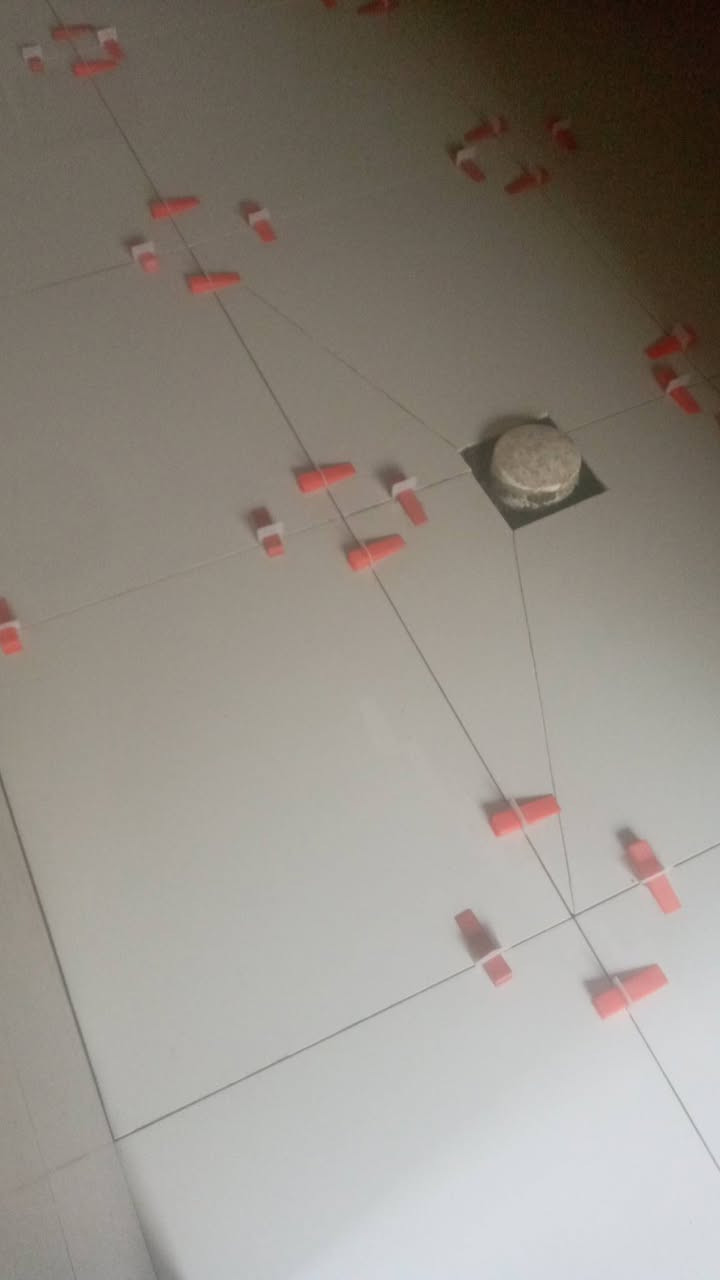 صفاف كاشي وبورسلين ارضي شغل هندسي وخبرة 30 عام
جاسم كاشي
***********
