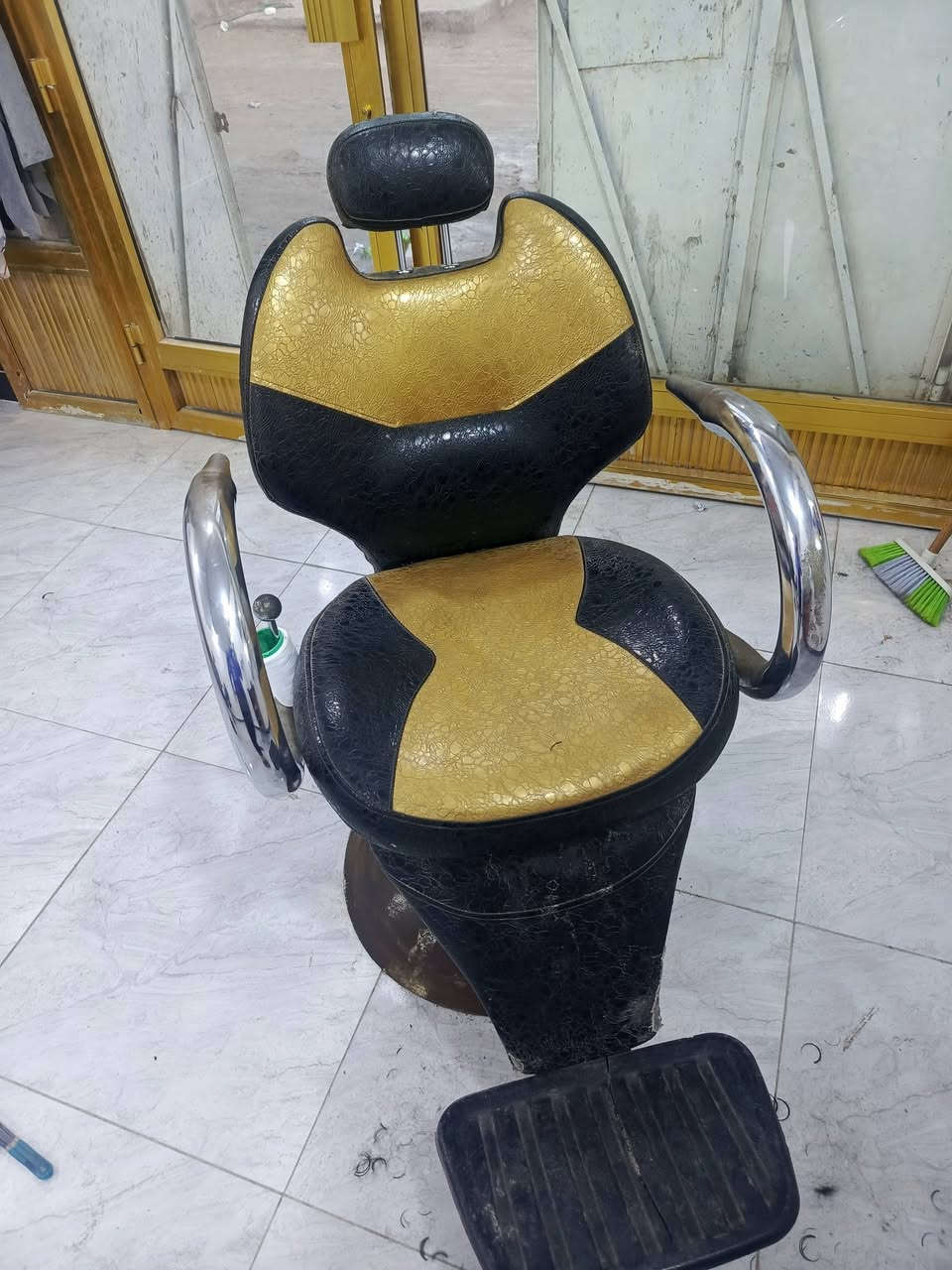 السلام عليكم كراسي 3 للبيع 2 بدون دواسه مال رجلين وواحد جاهز جكاتهن شغالات


**إذا كنت صاحب هذا الإعلان وتريد حذفه لأي سبب، رجاءا أرسل رسالة إلى الدعم الفني**