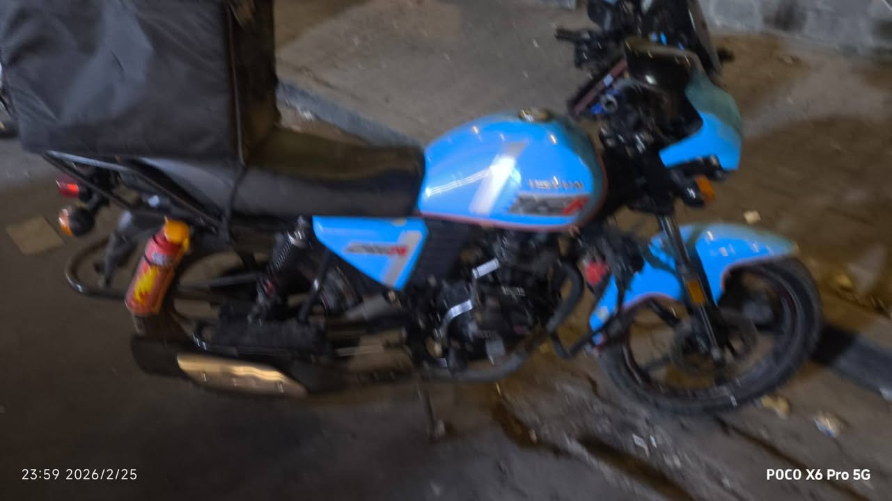 يالله السلام عليكم ورحمة الله وبركاته تحية طيبة 🫡
دراجة دايون للبيع   موديل 2023 كاملة والكمال لله
كل نقص مابيها جيب فيتر وفحص محرك 150 سي سي  
 رقم و سنويه   عداد نمر شغال بانزين شغال اشاير بلوجكتر درع
لايت زنون دبل اشاره بريك  خلفي شغال  باتري جديد ليثيم سلف شغال نكره سلف بكل وقت تيرات بحاله  جيدة  
شاشه وكامرات وجامه وستاند شاحنه هونات طاط شفت استيرن حامل كلاص شاير لكزز لايت زنون اشاير لد 
سعر 2100 وبيها مجال للطيبين 💎

عنوان بغداد الجزيره  السياحيه📍

واتساب اتصال ***********
