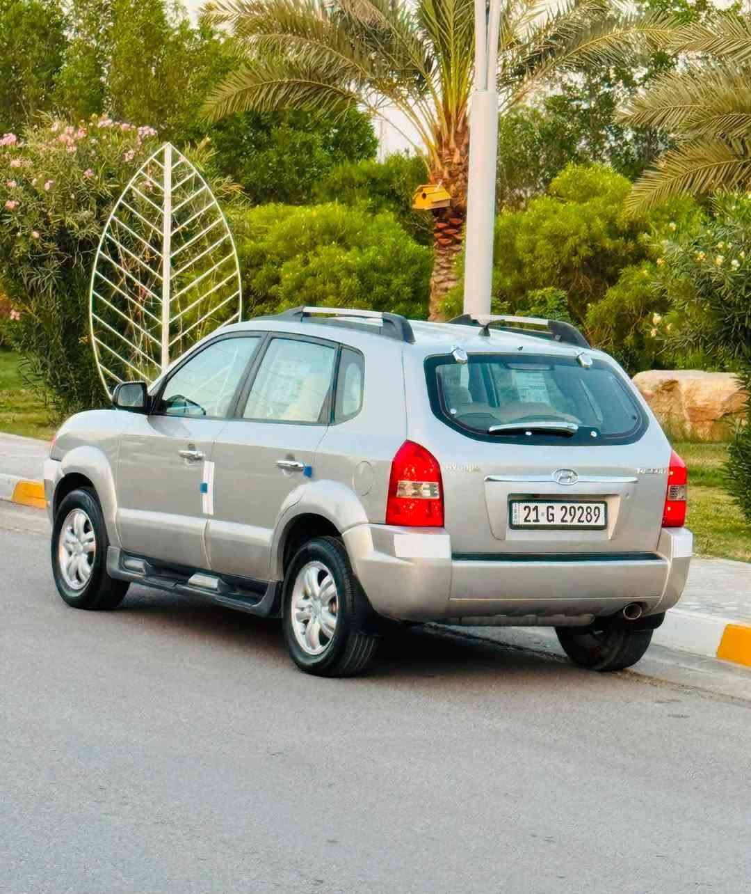 سلام عليكم للبيع سعر مناسب جدا 
سعر 103$مجال بسيط
توكسان 2008خليجي
رقم سليمانيه سنويه لل2030هزه جديده 
شرط الغرامات والتحويل
ماشيه 200Km
⛓️‍💥محرك2000دوش شرط لاتبخير ولاتنقيص 
⛓️‍💥كير اتوماتيك بدون اي عيب مال بيت"

تدفئة /تبريد/كهربائيات/صدر/تايرات/كلها مكفوله 

⚒️سياره استخدام شخصي جديده برغي ما ناقصها 
⚒️سيارة بيهاجاملغ السكن كلير بدون قطرة معجون السونار مع الصور Ⓜ️

السعر 103$💸

تايرات 4️⃣ جديدة 🆕 
صدر امامي خلفي كلا جديد 🆕 
مكان السيارة صلاح الدين تكريت الديوم
رجاءً ما أقفل سعر بالتلفون تعال وتدلل 
للاستفسار
***********
