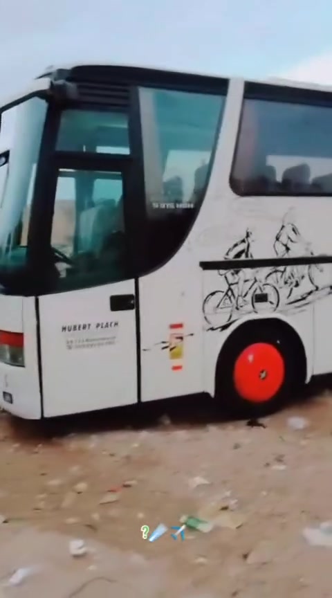 السلام عليكم
سترا الفينية للبيع 
اصل 2001
مكينة قايش واحد كشن قبضتين 
صاعده هزه ومفحوصه 
باقي بس الكمرك 
للاستفسار 
***********

