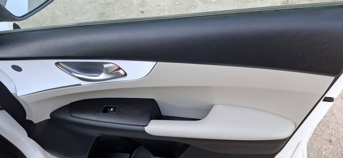 بسم الله . سيراتو خليجي موديل 24 محرك 1600 نص مواصفات رقم بغداد سياره بفضل الله بالكارتون والصور تحكم كفاله عامه من الرقم للرقم ماشيه 31 الف معروفه مواصفاته داخل لونين حساس خلفي فول تحكم مغلفه ارضيه جلد درجه اولى شاشه كاميرا مكانه سماوه المركز استفسار *********** وبي وات ساب
