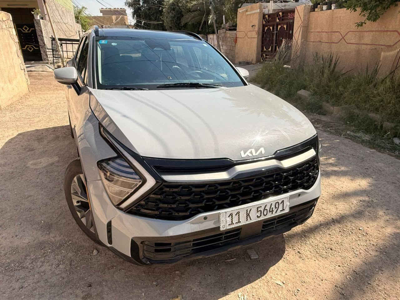 سبورتج sx24 لون مميز سمنتي 
حجم المحرك 2500تنفس طبيعي 
فول مواصفات كراسي كهربائي 
فتحه سقف بنوراما فتحتين 
تحكم استيرن جهتين 
خزن كراسي 
شاشه متصله 
ضررها فقط دعاميه مبدله بدون شواصي ولا دواخل  بلاديه 
وبيها بارد بنهايه البنيد بدون ايرباك 
215سعر ماشيه ٢٧مايل فقط بعدها جديده مكان السياره بغداد حي البتول رقم الهاتف ***********
