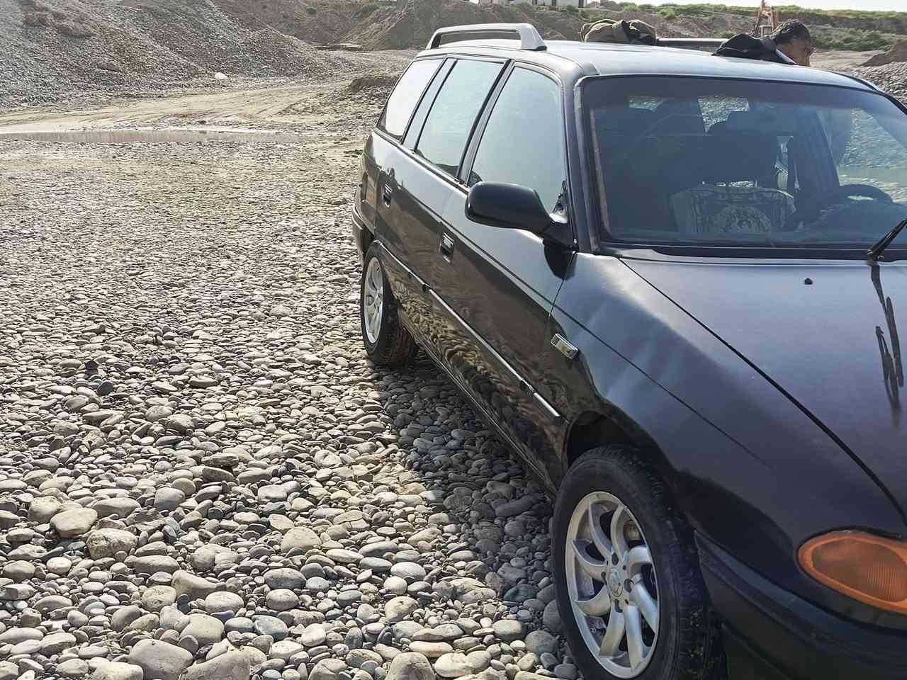 اوبل استرا استيشن 1997 رقم بغداد انگليزي بسمي لل 2031  هزه جديده سياره بيها صبغ جماليه من تقحيل بدون معجون محرك 18 لا صرف ولا رخاوه من تبديله للتبديله السعر 38بيها مجال قليل.مكان السياره الموصل
 *********** كورك بيه واتس اب
‏‪***********‬‏ ك
