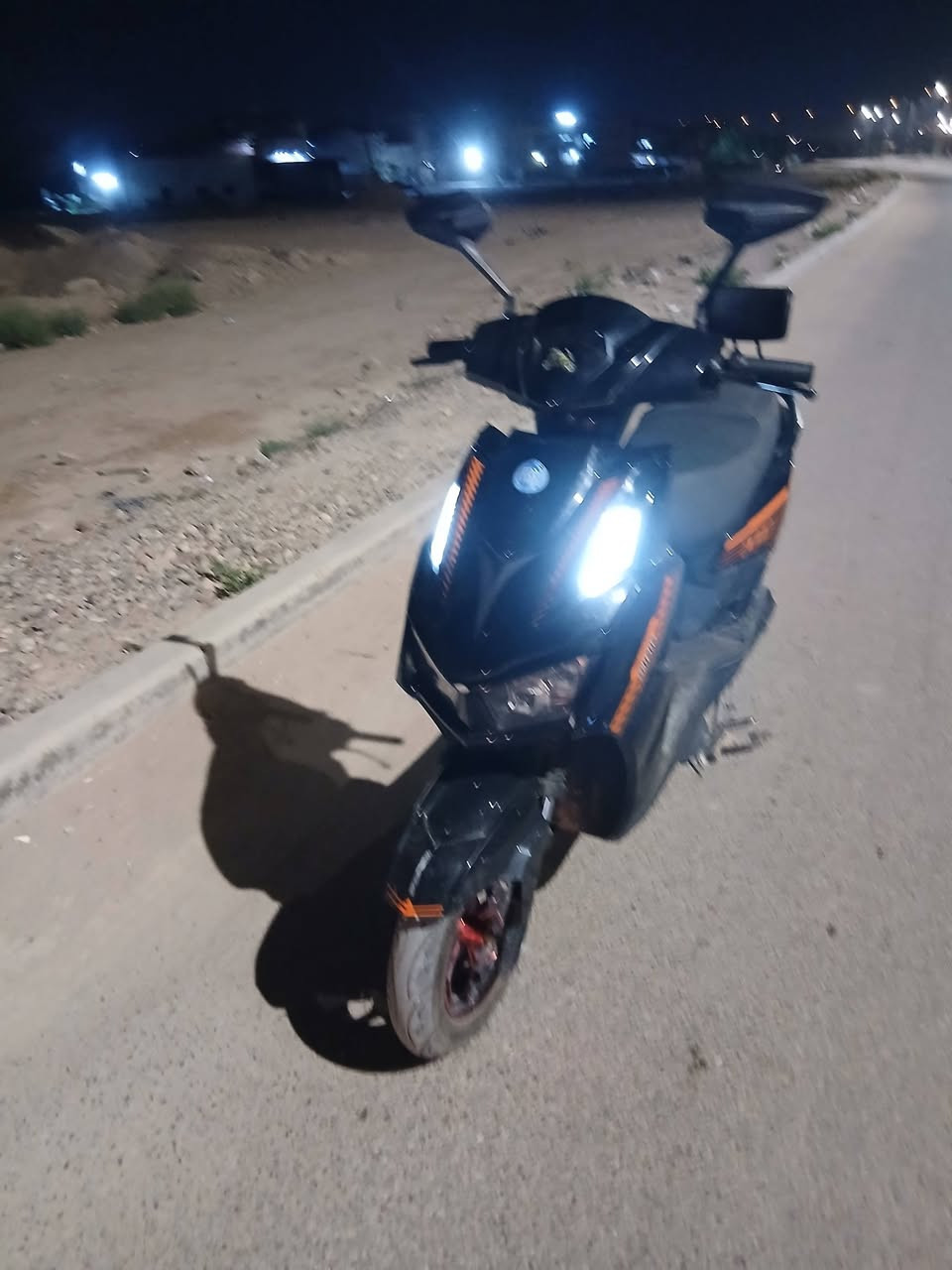 سلام عليكم دراجهوشحن ماتركس ست بطاريات بجيس دراجه نضيف كلش ما مستعمله شهرين  دراجه نضيفه لسعر ٥٥٠ وبيه مجال مكاني بغداد لشعله ***********
