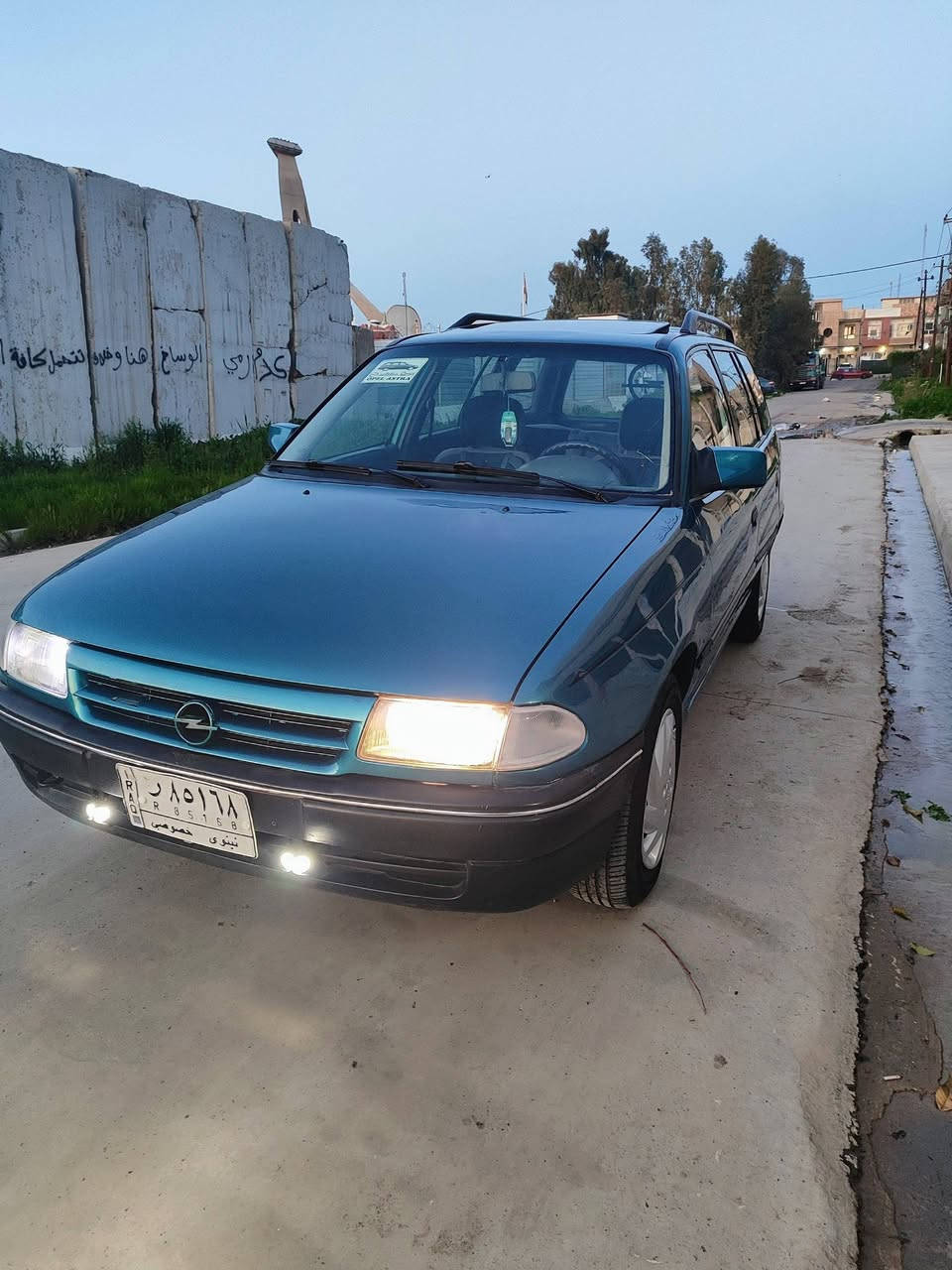 استرا موديل (95) حجم (16) 

مال بيت ومال جناي  مكينة مال كصة جديده 
كير شرط طخمها شرط سياره مال جناي ومال
 بيت مصروف عليها كيجات كهربائيات كلها شرط
 شغالة طخم تاية ويل  جديد سترين بور قفل مركزي
 كلها شرط صبغ جمالية مال تقحيل علئ مود الهزه  والباقي
 شرط بسم الشرعي تحويل ثاني يوم 
 

مكاني الأيسر ***********،،،،،***********
