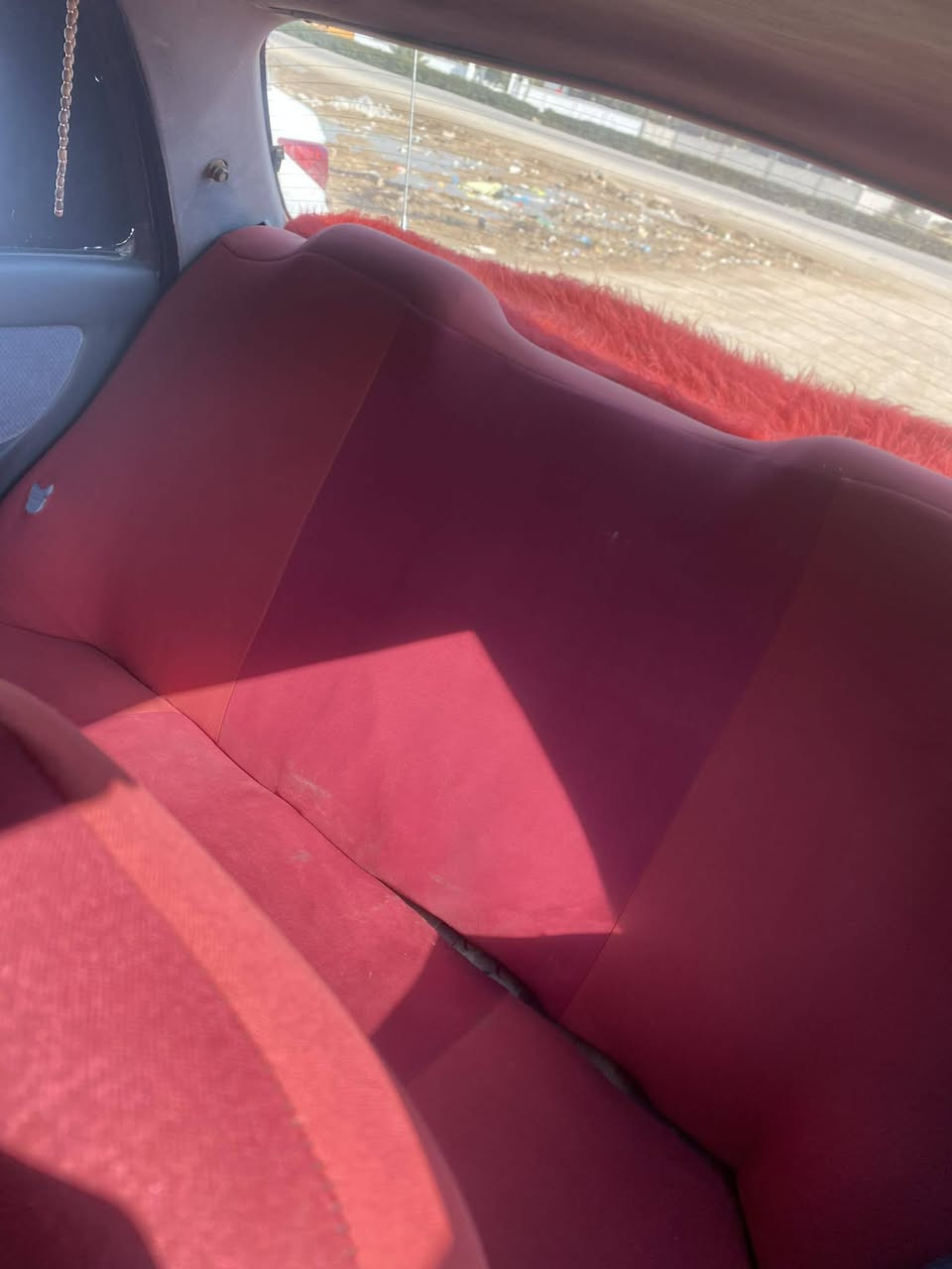 سلام عليكم سياره للبيع سيفه موديل 93رقم جديد نكليزي سنويه 28تصقط محرك وكير نظيف  سعره26وبيه مجال رقم ***********
