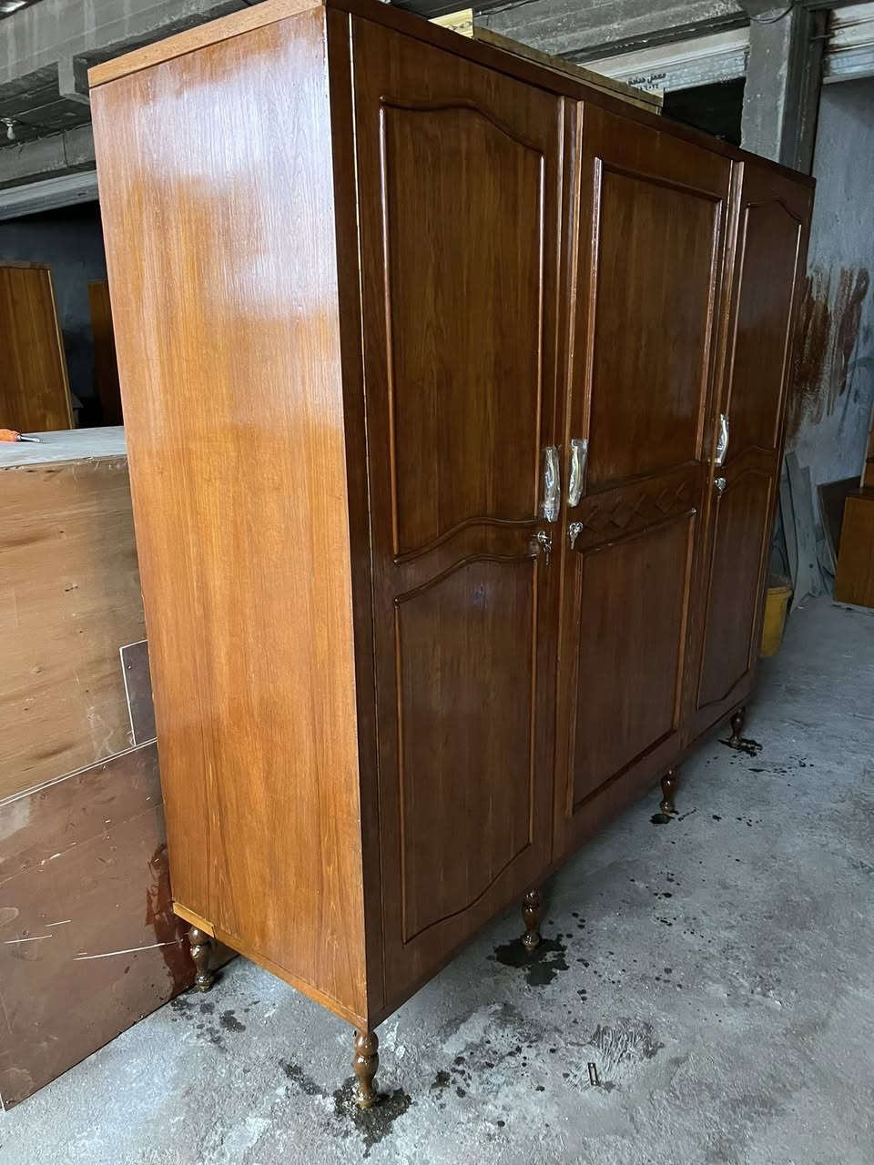 غرف نوم صاج داخل وخارج عدد 2
كنتور ثلاث ابواب ملحق عدد2
كنتور ثلاث ابواب طابق واحد 
بوفيه صاج 
المكان بابل قضاء المحاويل مقابل معسكر المحاويل البوابة الشمالية بتجاه بغداد 
يوجد لدينا خدمة توصيل
للاستفسار الاتصال على الرقم التالي *********** او التواصل عبر الواتساب برقم الاسيا
