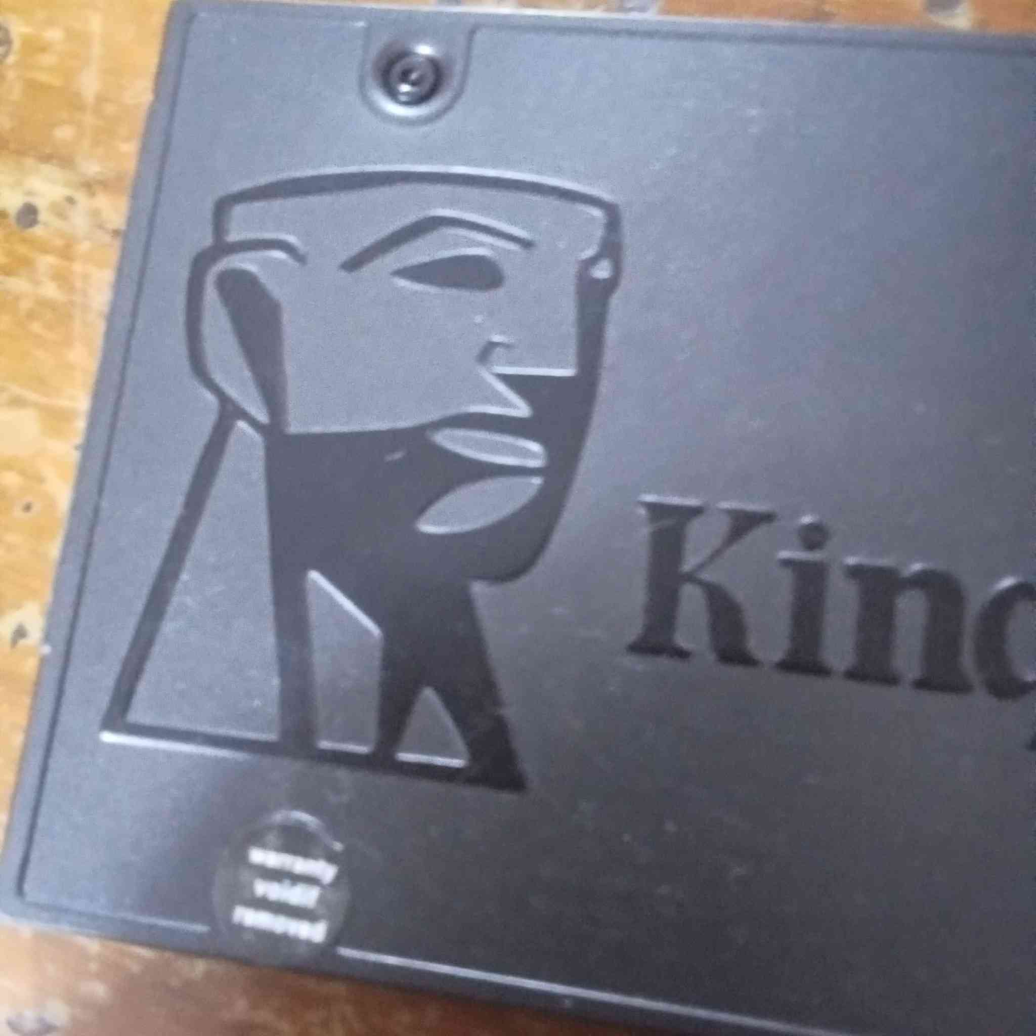 السلام عليكم 
هارد SSD من شركة kingston سعة 480 غيغا مستعمل اخو الجديد
السعر 50 الف ويوجد توصيل


**إذا كنت صاحب هذا الإعلان وتريد حذفه لأي سبب، رجاءا أرسل رسالة إلى الدعم الفني**