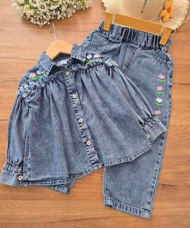 ترند الجينز نزاكة واناقة وترتيب للبنوتات الاميرات 
قياسات من 4 سنوات الى 12 
كمية محدودة


**إذا كنت صاحب هذا الإعلان وتريد حذفه لأي سبب، رجاءا أرسل رسالة إلى الدعم الفني**