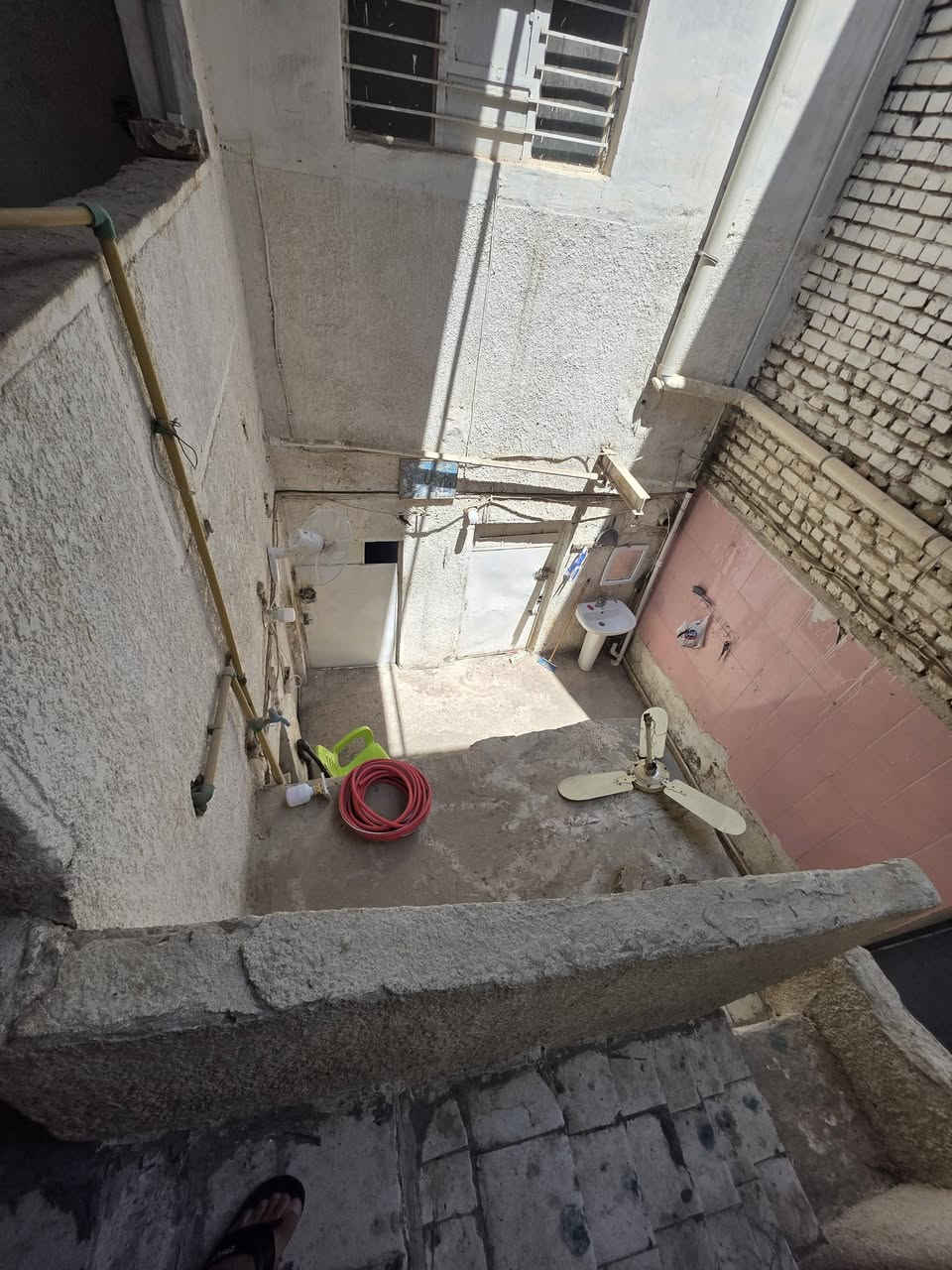 سلام عليكم نصف قطعة خلفيه البيع مدينة الصدر قطاع ٢٩خلف شارع السفنج الاستفسار ***********تصال
