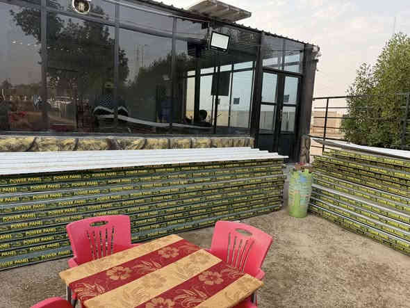 السلام عليكم سندويج للبيع عدد٢٧وحده طول ٧مترجديد استخدام قليل جدآ للاستفسار الاتصال بالرقم ***********
