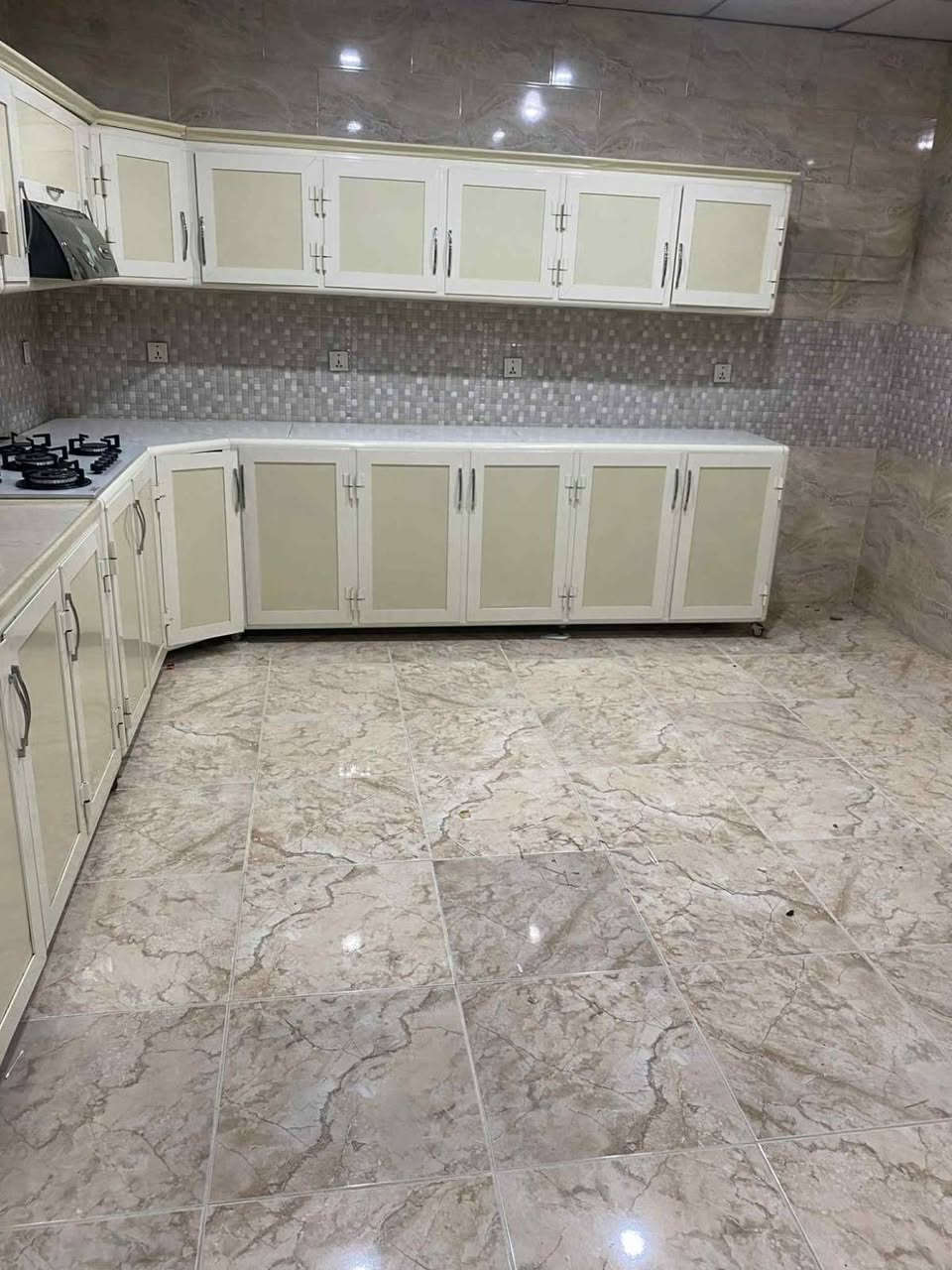 كوانتر  اصلي شرط نظافه (  ٨  ) امتار. فوك مرمر + طباغ + مرشح  السعر ٤٢٥. الف عنوان أربيل هاوكارى لاستفسار. ***********/ ***********
