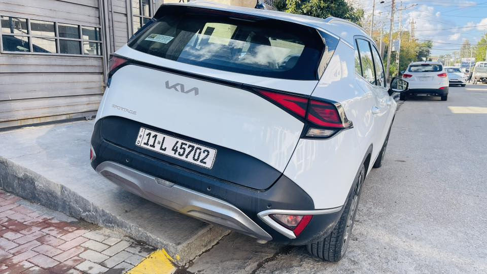 🚗 للبيع: كيا سبورتج 2024 – وارد خليجي ضمان الدولية 
📍 مكان السيارة: بغداد – حي الجهاد / اطباء 
📞 للتواصل.  *********** 
📊 المسافة المقطوعة: 31 كم
🛠️ المحرك: 4 سلندر 2000cc

⚙️ المواصفات:
• فول مواصفات عدا فتحة السقف
• بصمة تشغيل + تشغيل عن بعد
• مقاعد أمامية كهرباء مع تدفئة
• شحن تايب C بالكشنات + شحن وايرلس
• شاشة كبيرة
• كاميرا خلفية
• حساسات أمامية وخلفية
• تبريد قطعتين
• درايف مود – أوتو هولد – نظام منحدرات
• هاند بريك بصمة
• مرايا كهربائية

📌 تفاصيل إضافية:
• رقم السيارة بغداد الدولي الجديد
• باسم المالك – تحويل مباشر
