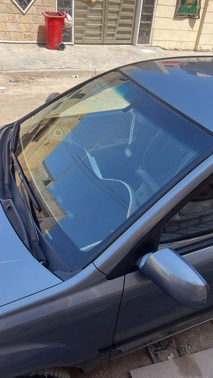 السلام عليكم ورحمة الله وبركاته 
ريو ٢٠٠٩ رقم بغداد باسمي 
محرك ١٤ شرط ما مفتوح 
كير شرط 
بدون صبغ ولا فتح ولا تبديل 
بدون تقحيل 
سيارة جاهزة من كل شي 
فول اتوماتيك 
92 وبيها مجال قليل 
***********
