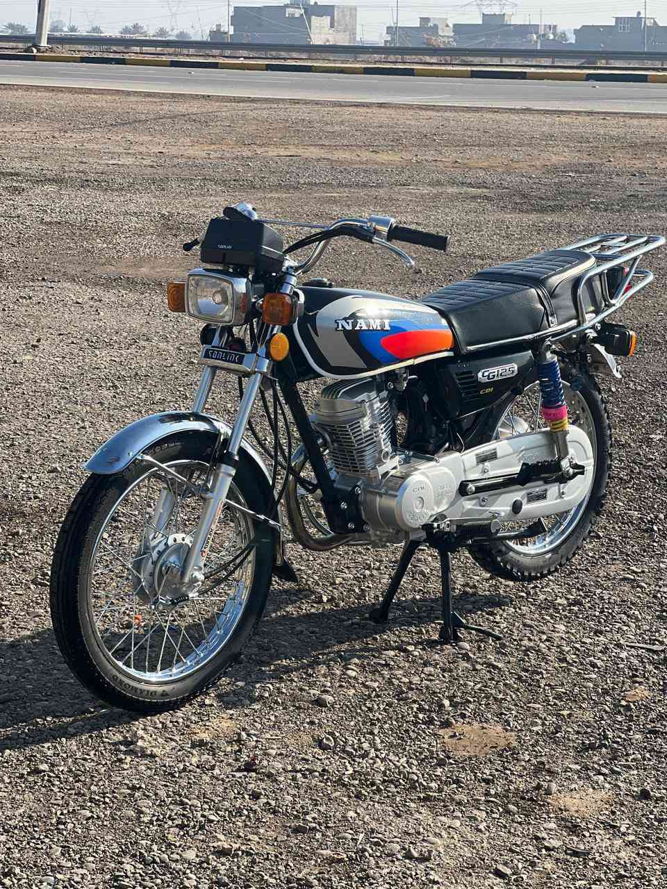 السلام عليكم للبيع دراجه نامه سونك الاصلي مو امتياز دراجه زيرو مماشيه فقط 1700 صالنصه مالتهه كاتم هاي اني شديتهه دراجه جديده بمعنى الكلمه مابيهه اي نقص كهربائيات شغاله كيجات شغاله منضومه لايت زنون ابيض وشمسي موديل 2025 صار سبوعين من طالعه سعر680 وبيهه مجال قليل اوراق كامله مكاني ديالى الخالص هبهب رقمي ***********
