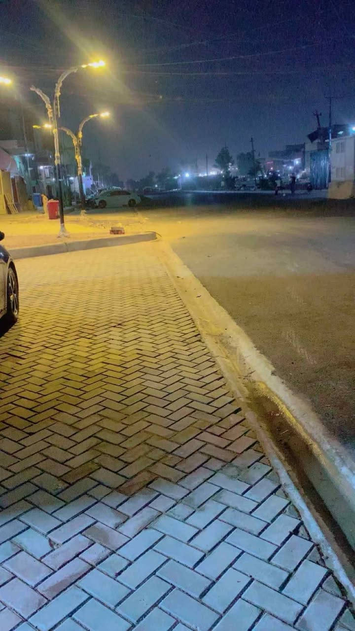 بيت للبيع مساحته 144متر مسلح الكيارة قطاع ٢١ على شارع ٦٠
6 غرف نوم وملحقات في الطابق الارضي وملحقات في الطابق الثاني  والمعرفة المزيد الاتصال علىالرقم***********
