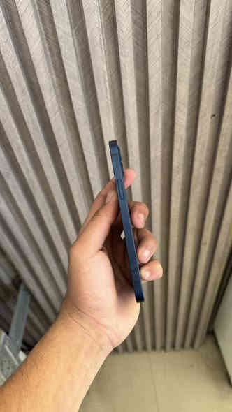 12 عادي ذاكره 128 بطاريه 80 جهاز ما مفتوح فقط كسر بسيط بشاشة ما مأثر على اللمس سعره225 عنوان سيديه ***********
