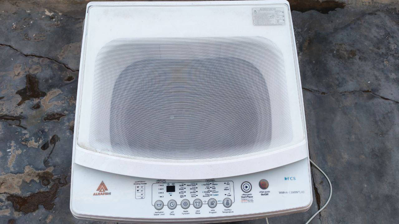 غسالة الحافظ  فوول اوتوماتيك حجم 13 كيلو اكثر من برنامج غسل باب هيدروليك نظافتها 100/ السعر 200 قفل 
 العنوان بغداد حي العامل 
للاتصال ***********
