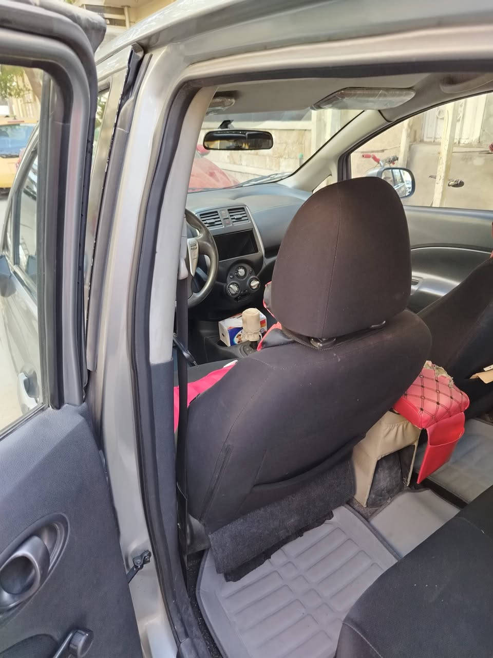 السلام عليكم
من رخصة الادمن المحترم
مستعجل بالبيع اخوان 
للبيع نيسان فرسا موديل ٢٠١٤ وارد امريكي حادث صندوك خلفي بيها صبغ صندوك وباب الخلفي جنب السايق أثر شخوط ستوته بدون معجون 
كير ومحرك ١٦٠٠ مكفولات  تبريد فول ويل كب شاشة كامره 
رقم بغداد الماني مشروع وطني سنويه ساقطه تستلمها صافي 
السعر ٨٢ وبيها مجال للشراي
تحويل ثاني يوم 
الاتصال او المراسلة مع الرقم حصرا 
***********
