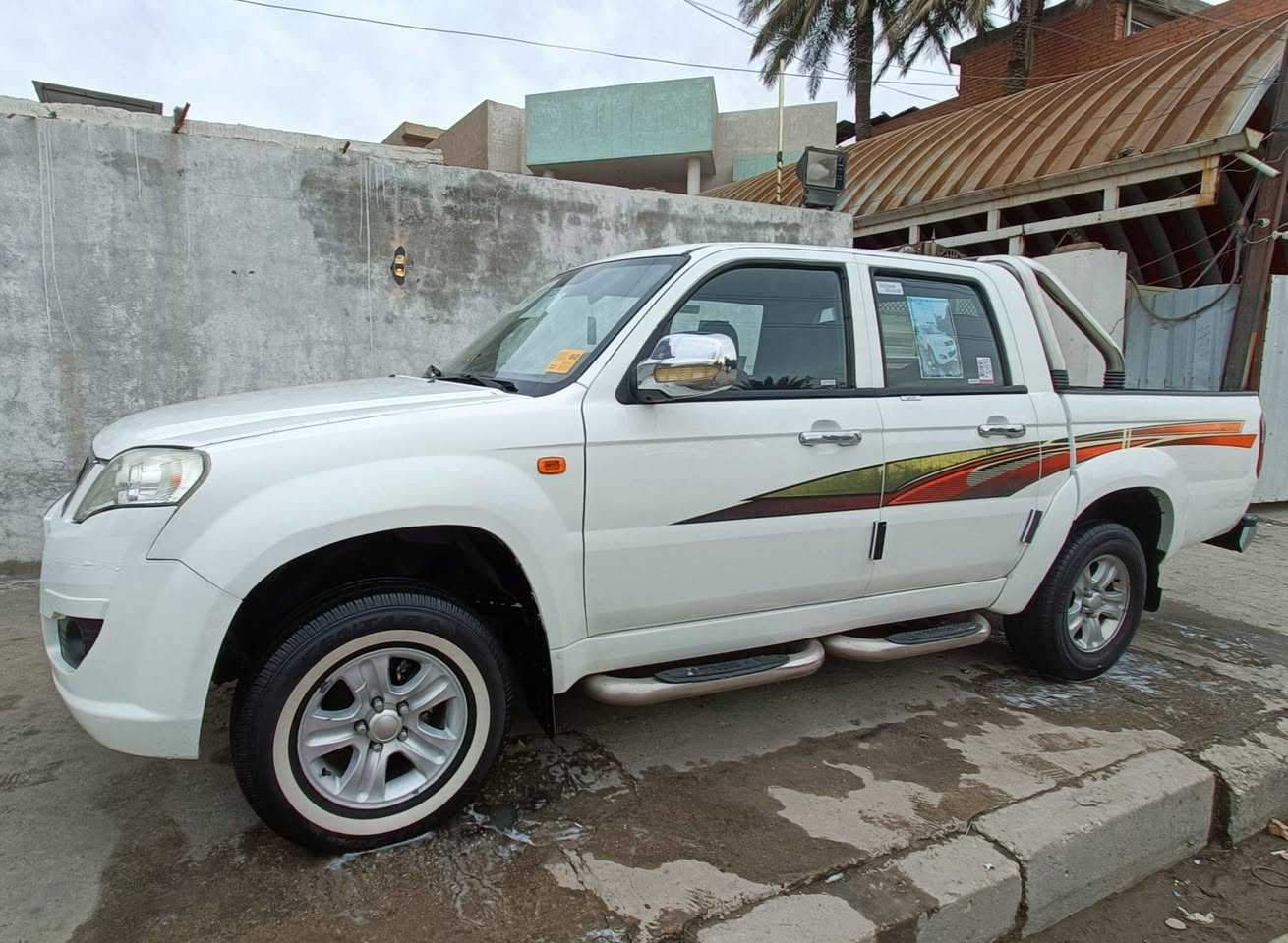 السلام عليكم بيكم سكاي 2013 باسمي سنويه  2029 رقم بغداد رقم دولي مشروع وطني سياره جديده تراي زيرو تخم تاير جديد تبريد ثلج اي نقص ما بيها بكاني بغداد ***********
