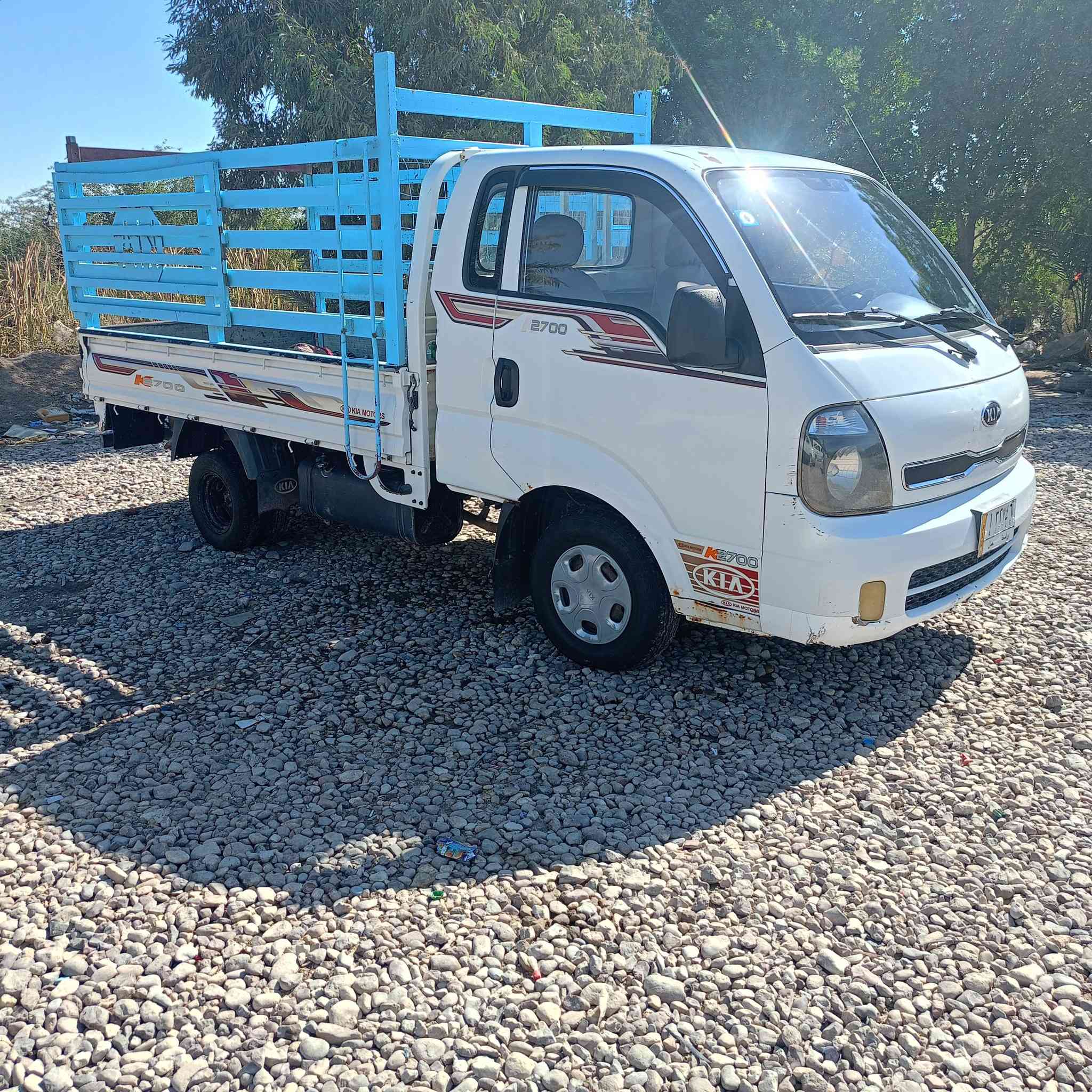 السلام عليكم
كيا بنكو  2016 للبيع
رقمها واسط 
بيا بس ضربة بل بنيد 
مكاني الكوت
السعر 110وبيها مجال للشراي 
للتواصل 
***********
