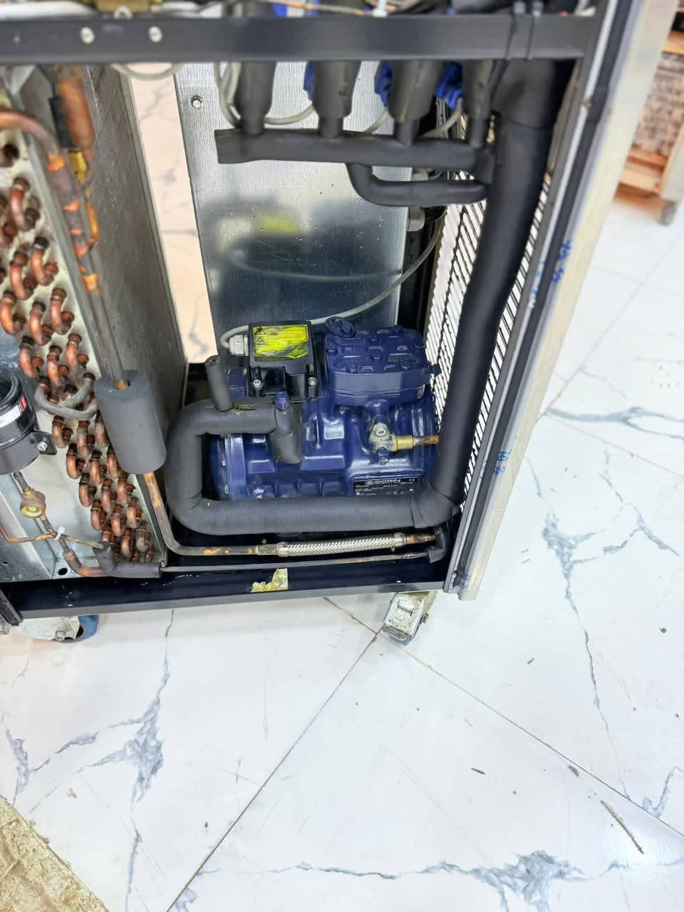 #معرض #الايطالي

سوفت جلمتيك ايطالي 🇮🇹🇮🇹

موديل 2022 حديث 

مستخدم قليل 

نضيفه جدآ

كلشي بيه بلادي 

3 فيز     

بم وخلاط.      

تبريد هوى

🍦🍦🍦

السعر والتفاصيل مراسلة الصفحه 

او الاتصال هـ ***********   

العنوان بصره ابي الخصيب حي العسكري 

#سيدحسين
