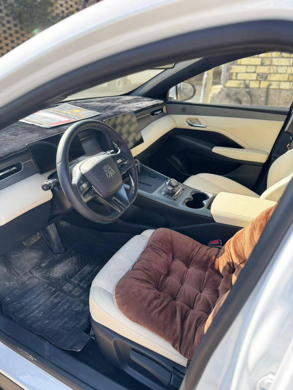 سلام عليكم 
بي واي دي كن بلص 
موديل 2025
ماشي 2000بعده بدهن شركه 
مامرقمه اي محافظه ترقم
مكفواله كفاله عامه 
داخل ابيض 
مكان النجف الاشرف الكوفه حي ميسان 
سعر 18.800بيه مجال بصيط مرواس بجن ايل
***********
