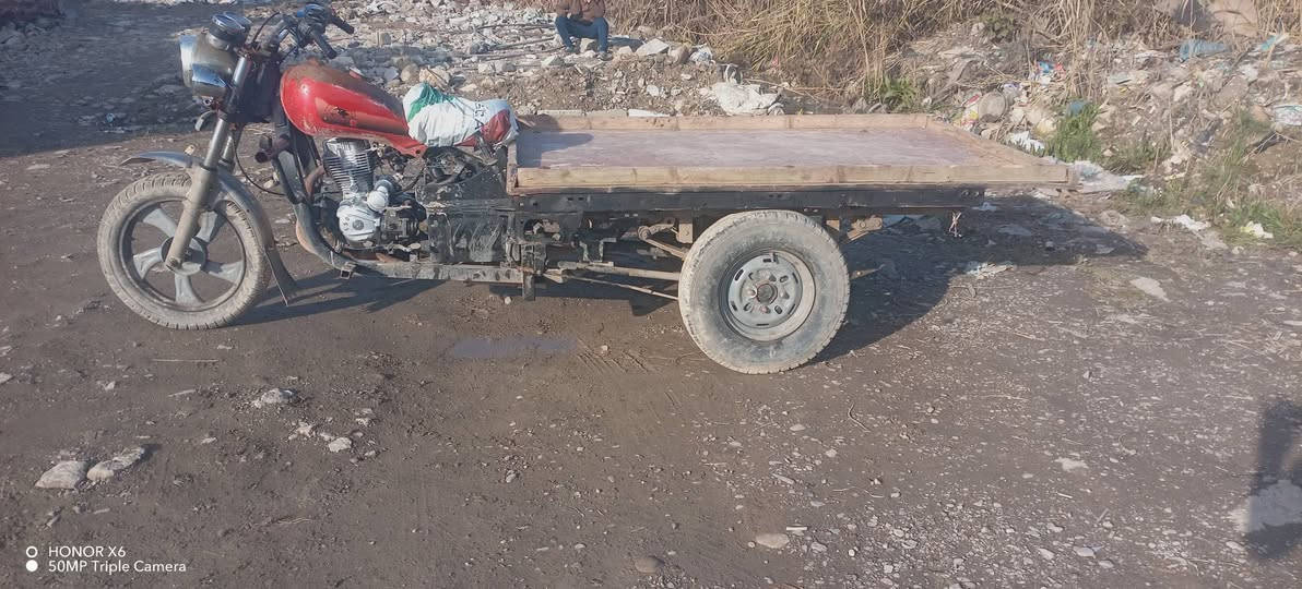 السلام عليكم ستوته للبيع المحرك 25 جاهزه بودي بيها السعر 600 قفل***********
