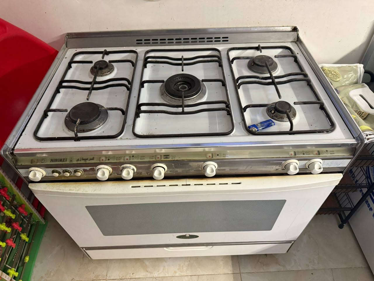 السلام عليكم ..طباخ كريازي شغال كلشي بي ..مابي اي عطل سعره 125 وبي مجال
غساله هينسون .فول اوتماتيك ..تشتغل صفحه وحده ..ما اعرف شنو عطلها ..ابيها عله عطلها 125 وبيها مجال 
مكينه لحيم وسط شغاله نوع القديم ..100وبيها مجاد 
ماطور فان مكيف جديد بعده بلفلين ماله سعره 50 المكان الخطيب الزراعي 
***********
