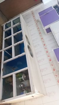 كاونتر للبيع سنك حوضين مرمر 3 أمتار يرادله بس بيبان سعره 350 وبي مجال ...