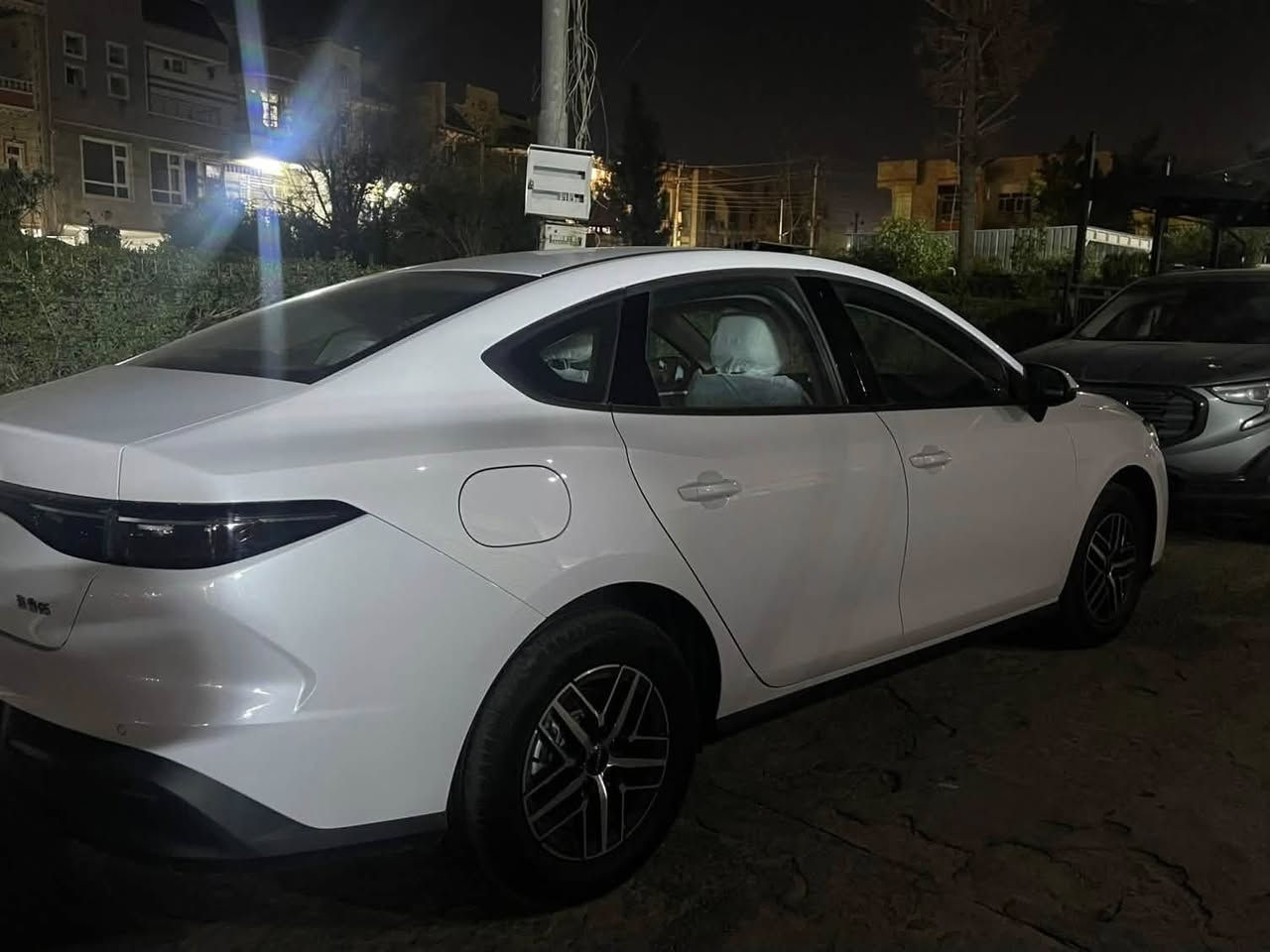 Byd sale 05 هيجي نيه ته نيا 4000 جوار هه زار رويشتوه ره قم هه ولير ويل كروم به ناوي خومانه نرخي 138$مجاليكي كه مي تيدايه موديل 2025 موبايل ***********

