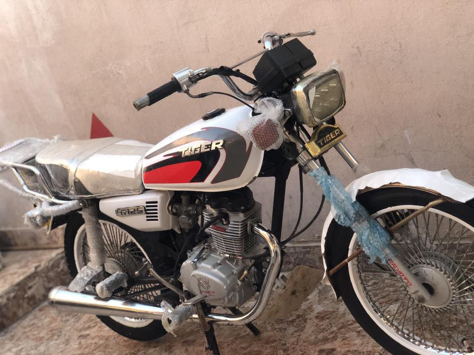 سلام عليكم دراجه للبيع تايكر موديل 21محرك كبس كل عيب مابي شلعه معدل فول كهربيات من طول ل طول شغاله كل عيب مابي شرط فحص سعره 360رقم موبايل 

‭0787 763 7458‬
