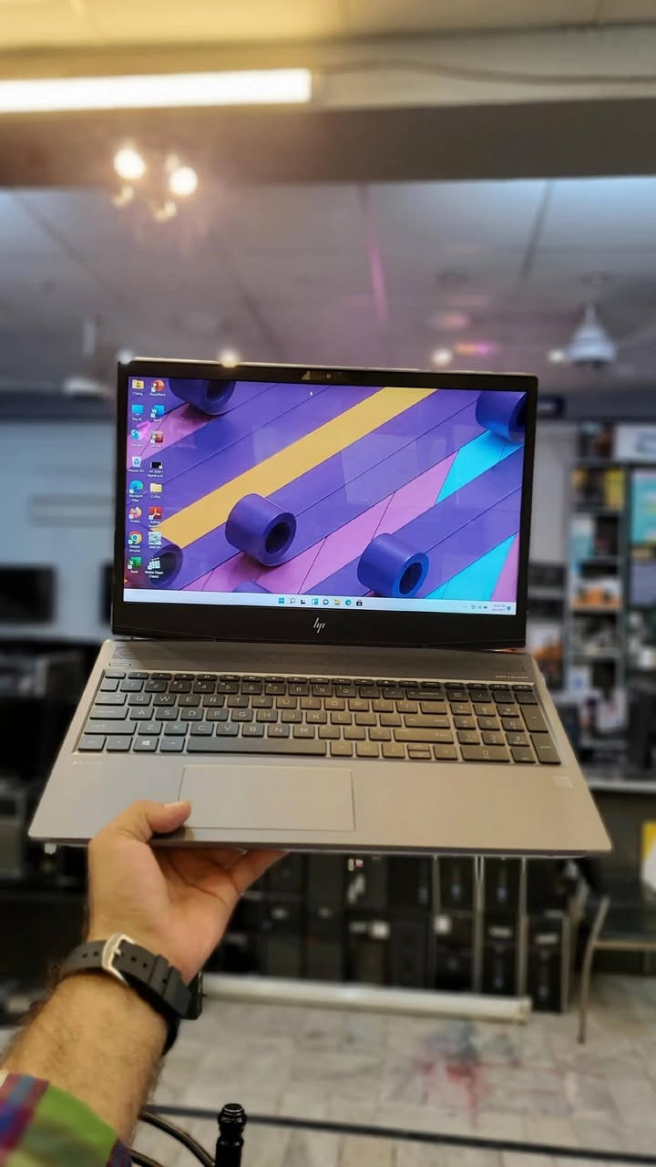 لابتوب HP ZBook 💻
جهاز من فئة Workstation الاحترافية المصممة للأعمال الثقيلة مثل التصميم، المونتاج، البرمجة، والهندسة، إضافة إلى الاستخدام اليومي والدراسة.
سلسلة ZBook معروفة بقوة الأداء وجودة التصنيع العالية المناسبة للعمل لفترات طويلة.
⚙️ المواصفات:
• المعالج: Cori7 الجيل التاسع فئة H – معالج قوي بستة أنوية مخصص للأعمال الثقيلة والأداء العالي.
• الرام: 16GB – مناسب لتعدد المهام وتشغيل البرامج الثقيلة بسلاسة.
• الهارد: 512GB SSD – سرعة عالية في تشغيل النظام والبرامج.
• الشاشة: 15.6 إنج – حجم مريح للعمل والمشاهدة.
• بصمة اصبع 
• كرت الشاشة الداخلي: 8GB

🎁 الهدايا المجانية:
• ماوس
• ماوس باد
• حقيبة لابتوب
• الشاحن الأصلي

🛡 الضمان والخدمات:
• فحص كامل قبل الإرسال
• فحص كامل قبل الدفع والاستلام
• ضمان 30 يوما ضد اي خلل مصنعي 
• الجهاز جاهز للاستخدام المباشر

📍 الموقع:اربيل السلطان مظفر 
 بغداد – الأمين الثانية
السعر 515 الف فقط 
📲 للتواصل واتساب: ***********
🚚 التوصيل متوفر إلى جميع المحافظات
