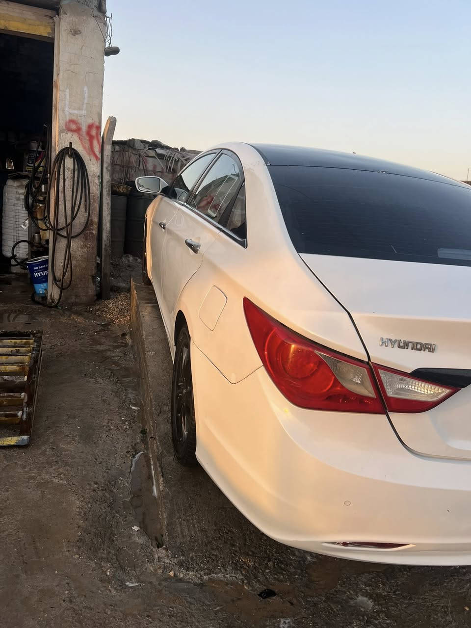 سلام عليكم سونات للبيع 2013 
سياره حلوه وجاهزه وماعيزه شي 
مثل ما موضحه بل صور 
مكينه وكير وحداديه كفاله 
سياره قطعتين تبريد 
تحكمات ستيرن شاش مري شفط 
سياره بيه جاملغ بصوب سايق وبدون دواخل مكان سياره نجف للستفسار اتصل علا هاذ الرقم  (***********)
