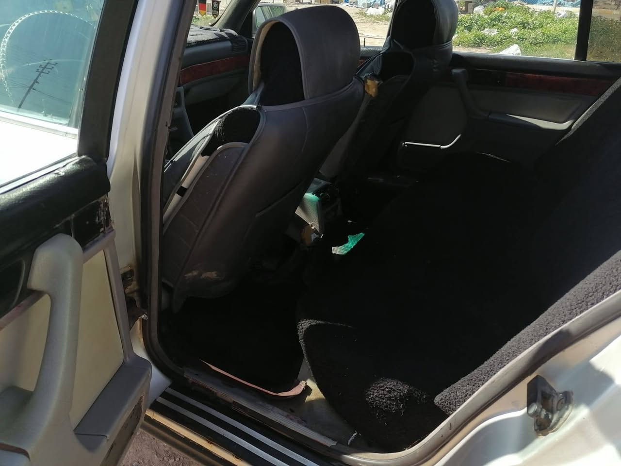 السلام عليكم ورحمة من رخصة الأدمن سياره بي ام للبيع او مراوس حسب القناعة
بي ام 730 موديل 92
مكينه6 سلندر مفتوح
كير ومكينه واكسل مكفولات كير جديد مبدله حاويه
صدر خلفي وامامي 80 بل 100 نظافة
تخم تاير جديد
اربع جام كهربائي كلهن شغالات
سنترلك قفل مركزي كلهن شغالات
كهربائيات السياره جيد جدا
تخم لايد جديد كلهن عالي يعني انسه لايد ظعيف
السياره كلش حلوه ونظيفه ومتعوب عليها
رقم ديالى جديد
ا
سعر السياره 50 وبيها مجال للطيبين او مراوس حسب القناعة
للاستفسار الاتصال ***********
