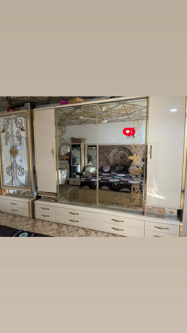 سلام عليكم ورحمه الله وبركاته
غرفة اخشاب بعدي جديده مستخدمه شي قليل 
للبيع السعر خاص 
*********** واتساب
