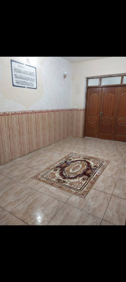 مشتمل للايجار ١٠٠ متر طابق ارضي العنوان الثعالبة منطقة ال٦٠٠٠ شارع المحطة فرع علي الوكيل 
الاتصال ***********
