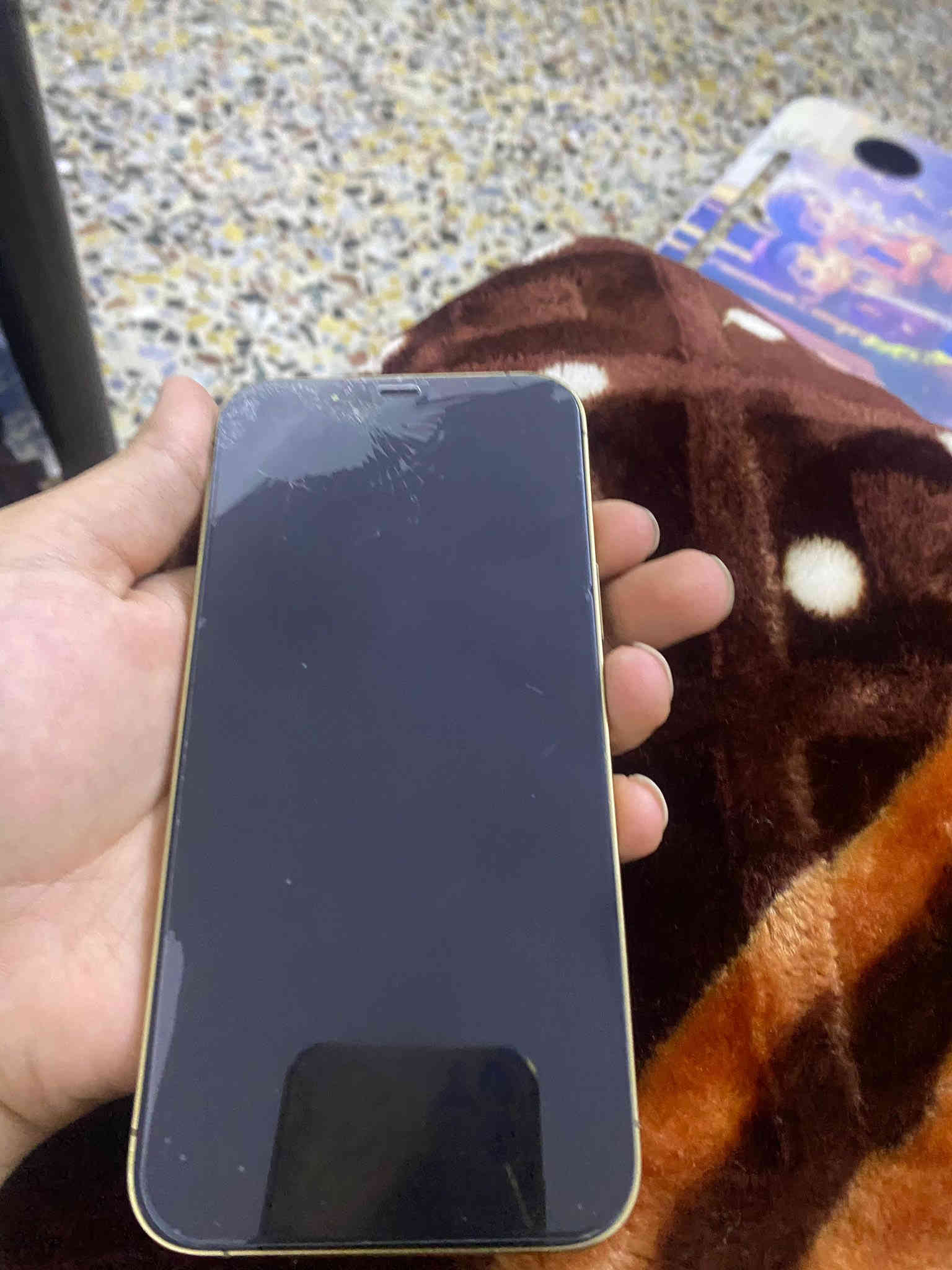 أيفون 12// برو ماكس ///سعره 290 // وبي مجال // جهاز ماستر AAA// بي فطور بالكلاس//ذاكرته // 256//جدا// نضيف// بغداد بلديات // ***********
