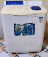 غساله توشيبا نضيفه كلش حجم وسط السعر 60 الشراي يتفضل خاص او اتصل ع رقم...