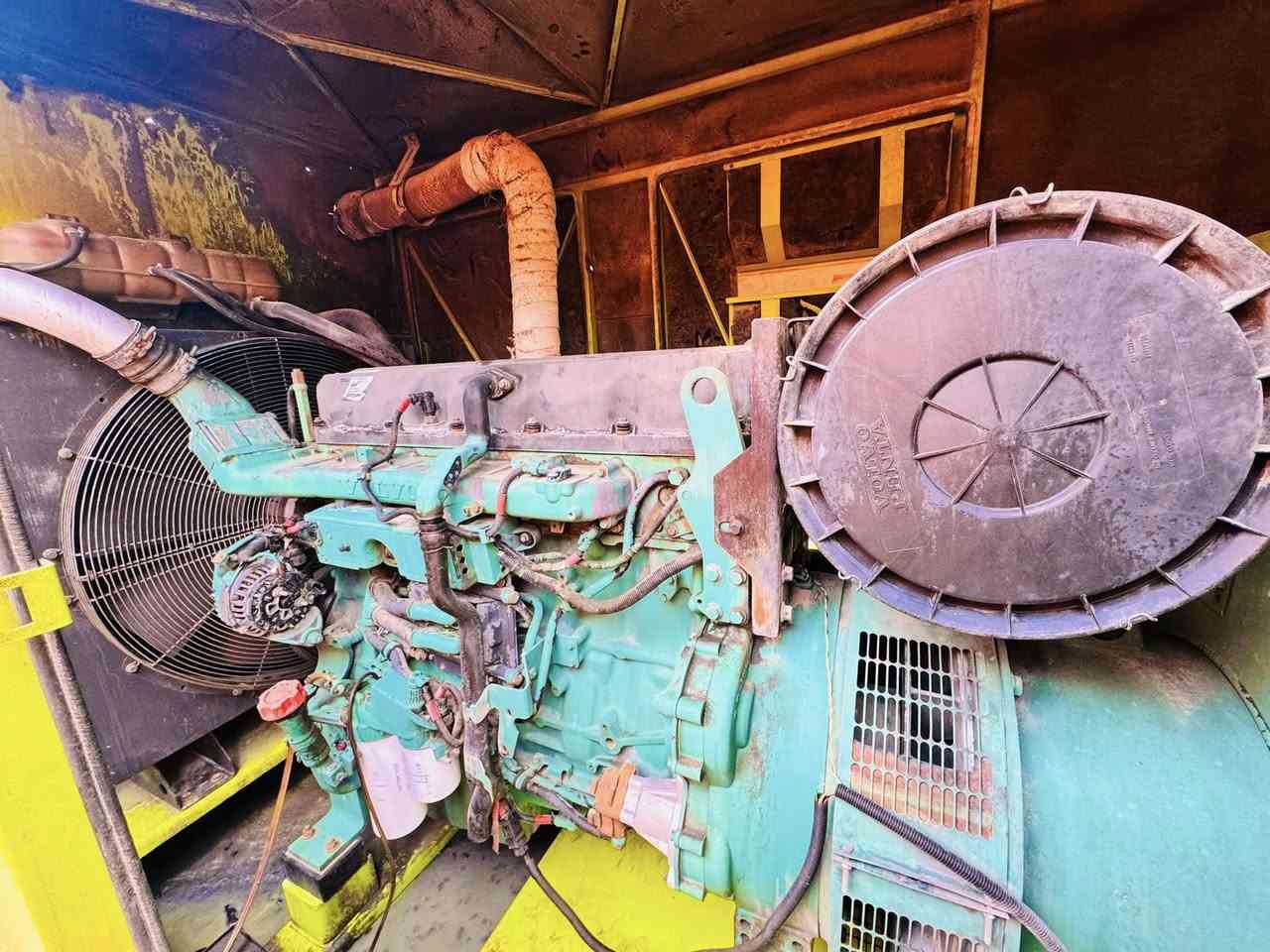 فالفو دي ٩ حجم ٩٤٠ كاتم ٢٨٠ كيفي
بشرط وظمان حمل عنوان خانقين حي الصناعي كراج الشمال ***********
