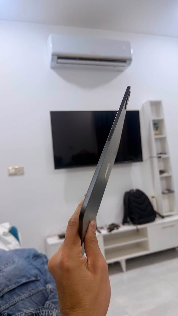 ايباد m4 11 للبيع
بطاريه 92 
ذاكره 256

سعر مليون قفل 

ماعندي توصيل مكاني حله باب الحسين 

***********
