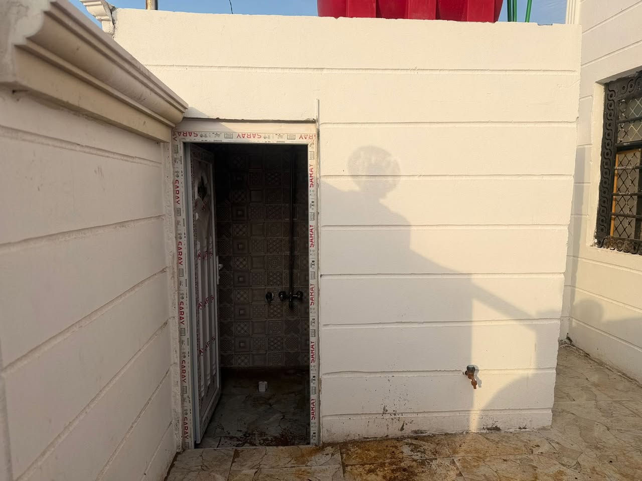 السلام عليكم
بيت. زاعي. سند 25 حي الأمين الثاني 
المساحة.  100 متر. الواجها. 5 والنزال 20 
الرقم. ***********
