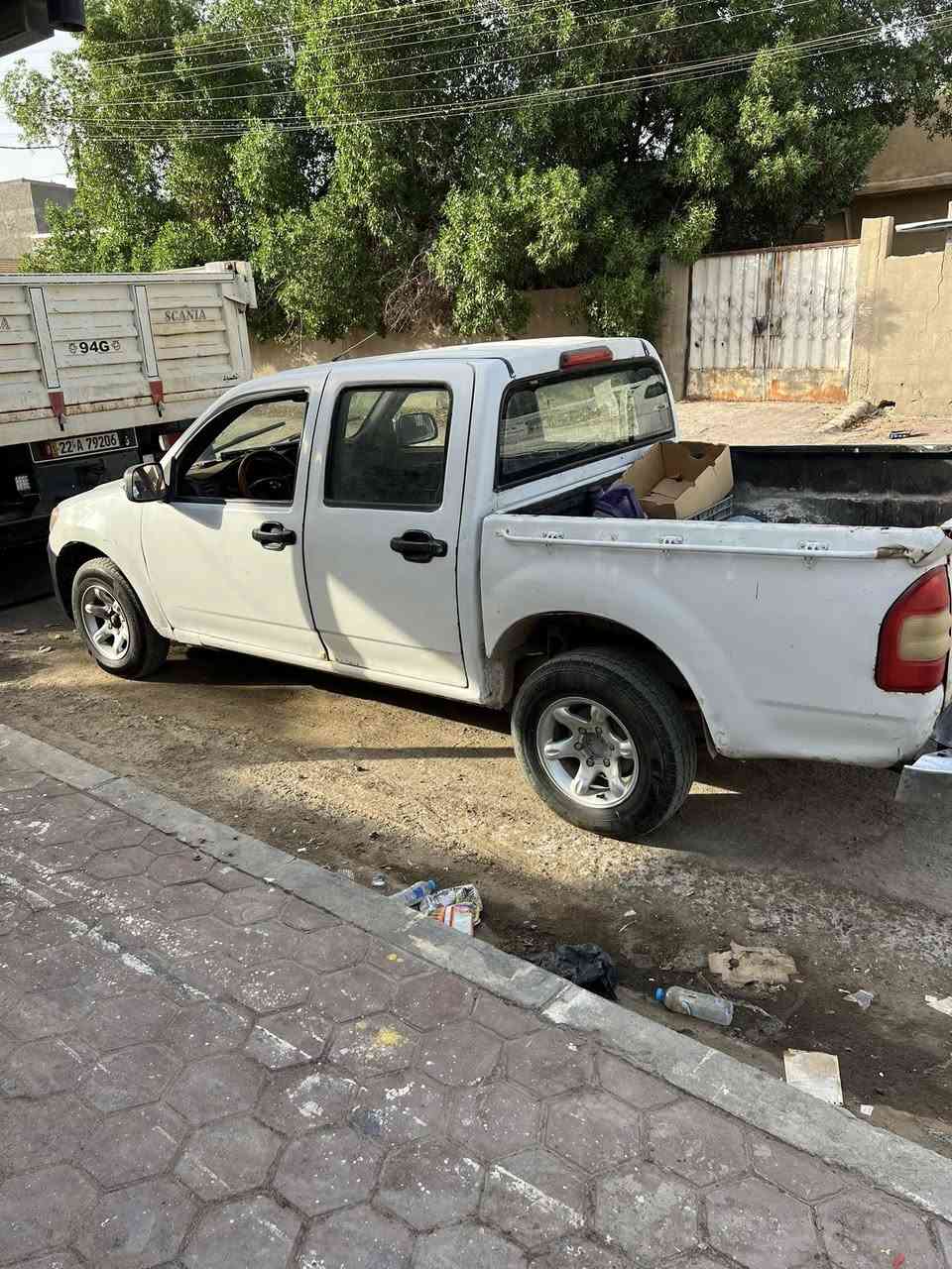 السلام عليكم اخوان بيكم صيني للبيع المحرك والكير خير من الله المكينه وانجي تبريد شغال الرقم صدامي كهربائيات شغاله مكان السياره البصره حي الزيتون الاتصال على الرقم *********** السعر ٢٠ ورقه

