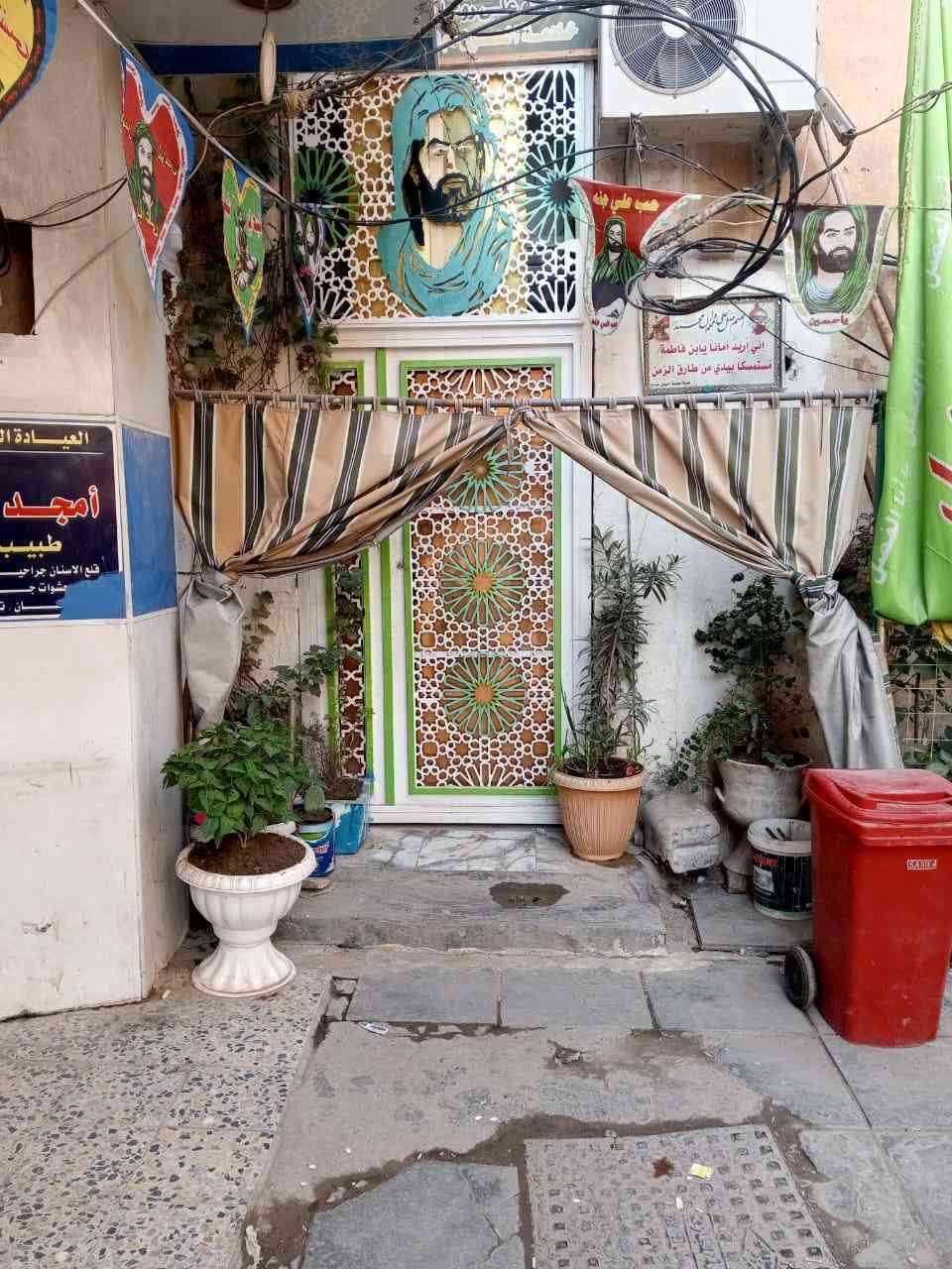 الدار للبيع مساحه 145 الحبوبي قرب مرطبات التفاحه مجاور الدكتور امجد الزبلان للاستفسار الأتصال على هاذا الرقم ***********
