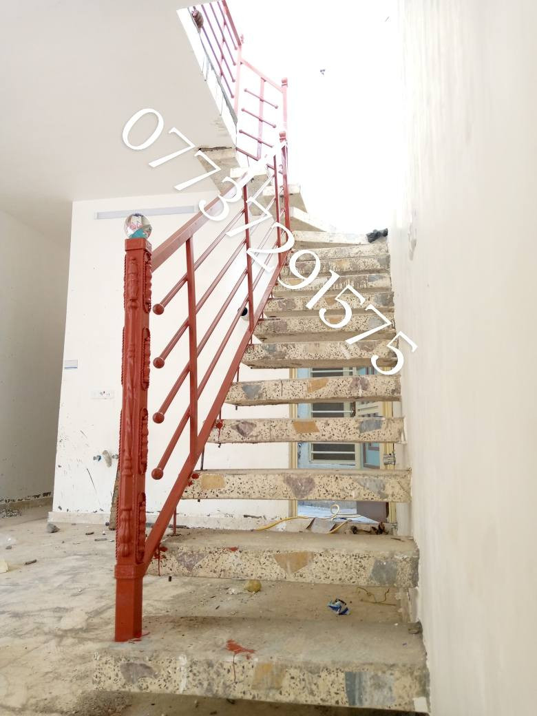 يا الله رمضان كريم على الجميع حدادت الخوين اسعارنه غير وحسب لطلب عمل البواب ولشبابيك ومحجرات درج ولدروجه لخارجيه  ولسقاف لكيسان ولسقاف لكيربي ولسندويج بنل ولمطابخ لحار وكل ما يخص لحداده للستفسار خاص او تتصل *********** يوجد حداد متجول لتصليح البواب المتاكله وتغير لديكور لشباك لقديم وتغير لكيلونات ولحيم لنرمايد وكل ما يخص لحداده
