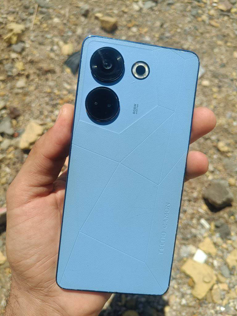 ﷽
تكنو كامون 20 برو للبيع 
ذاكره 256 عشوائيه 16(8+8)
بطاريه 5الاف شحن تايب سي  بصمه بالشاشه
والشاشه  امولد 
كامرات فول  وصوت استيرو
جهاز مكفول من الفتح والتصليح ونضيف 
السعر 140  الف  وبيه مجال  للشراي 
المكان ناصريه تضحيه


**إذا كنت صاحب هذا الإعلان وتريد حذفه لأي سبب، رجاءا أرسل رسالة إلى الدعم الفني**