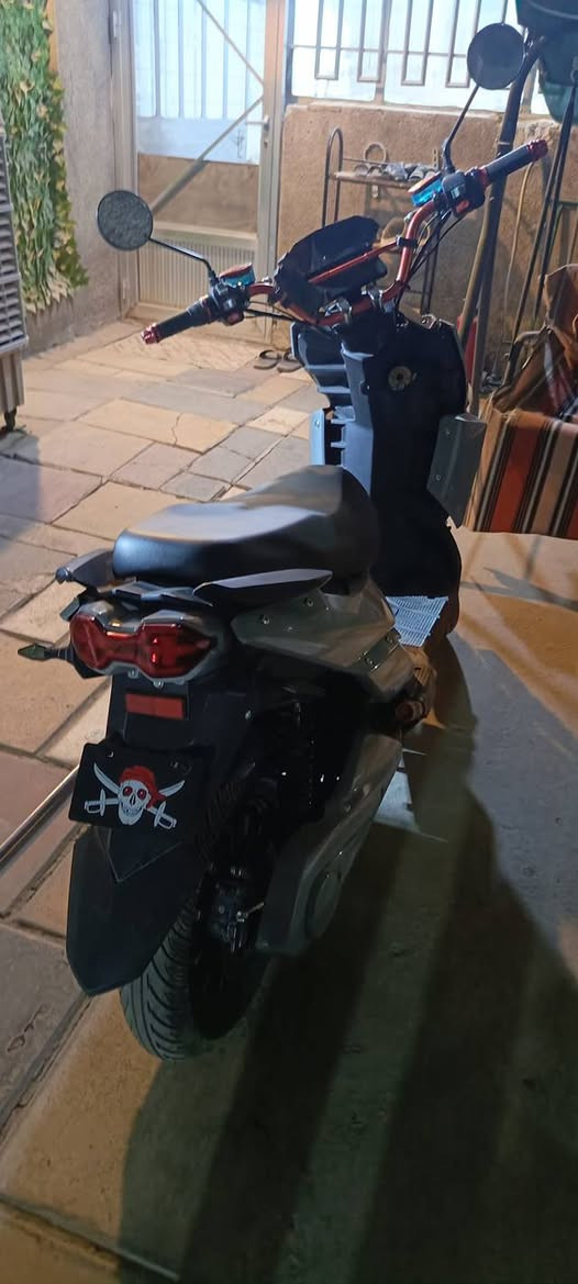 دراجة شحن اخت الجديدة 
ملف 2000
بدون بطاريات 
سرعة 100

سعرها 575 الف وبيها مجال 
مكاني بغداد/ الكرخ
تجي للباب تفحصها يله تاخذها

***********
