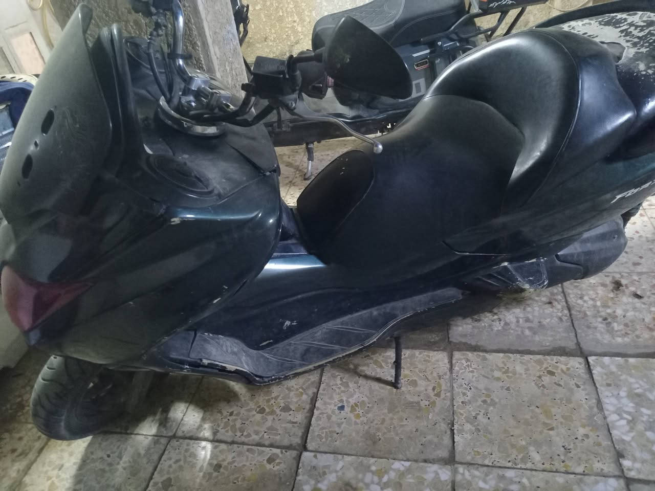 فورزه للبيع نقص ابريك خلفي معه دبلات أماميه مع ستان تعليك دراجه خير من الله الشراي يجي وات ساب الرقم***********السعر٨٠٠وبيه مجال حك الجيه الامين النواب
